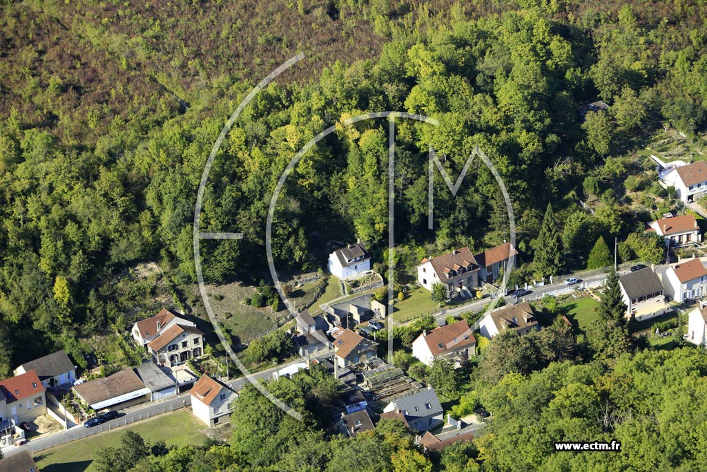 Photo arienne de Jouy-le-Moutier (la Valle)