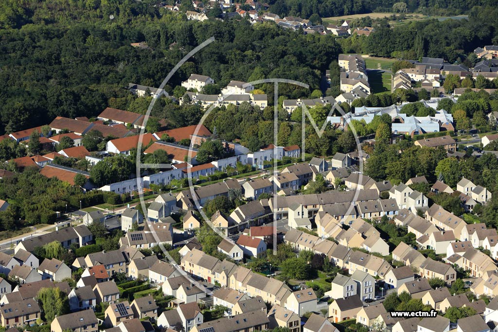 Photo arienne de Jouy-le-Moutier (le Noyer)