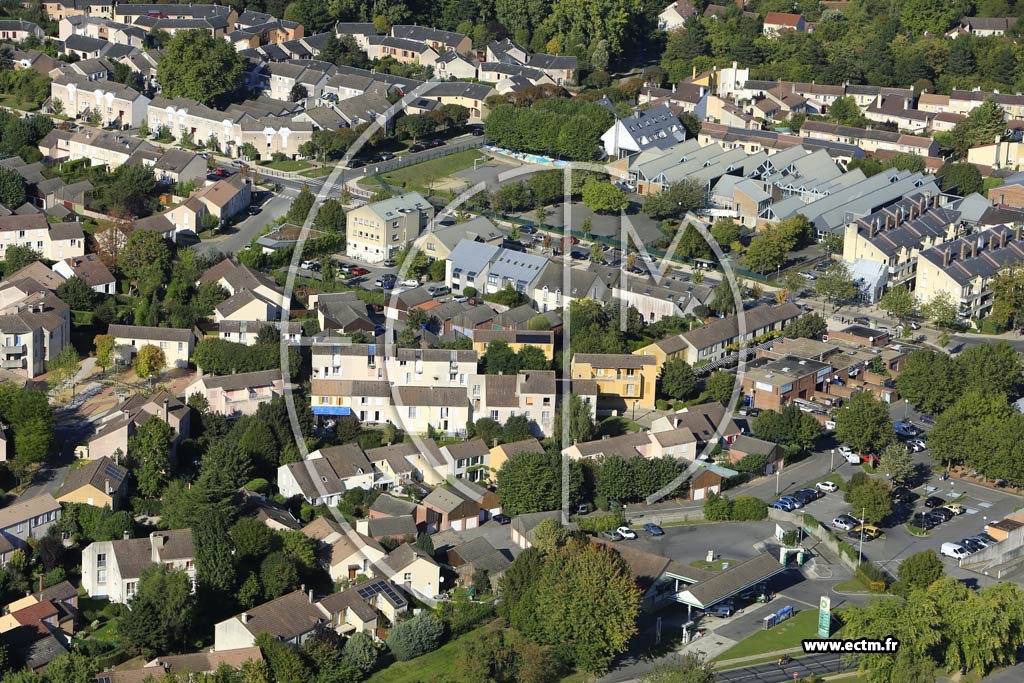 Photo arienne de Jouy-le-Moutier (les Bourseaux)