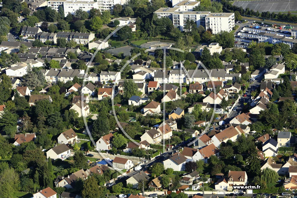 Photo arienne de Osny (la Ravinire)