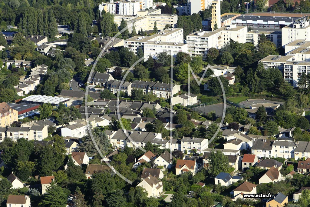 Photo arienne de Osny (la Ravinire)