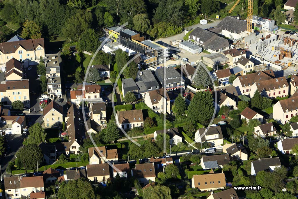 Photo arienne de Osny (la Ravinire)