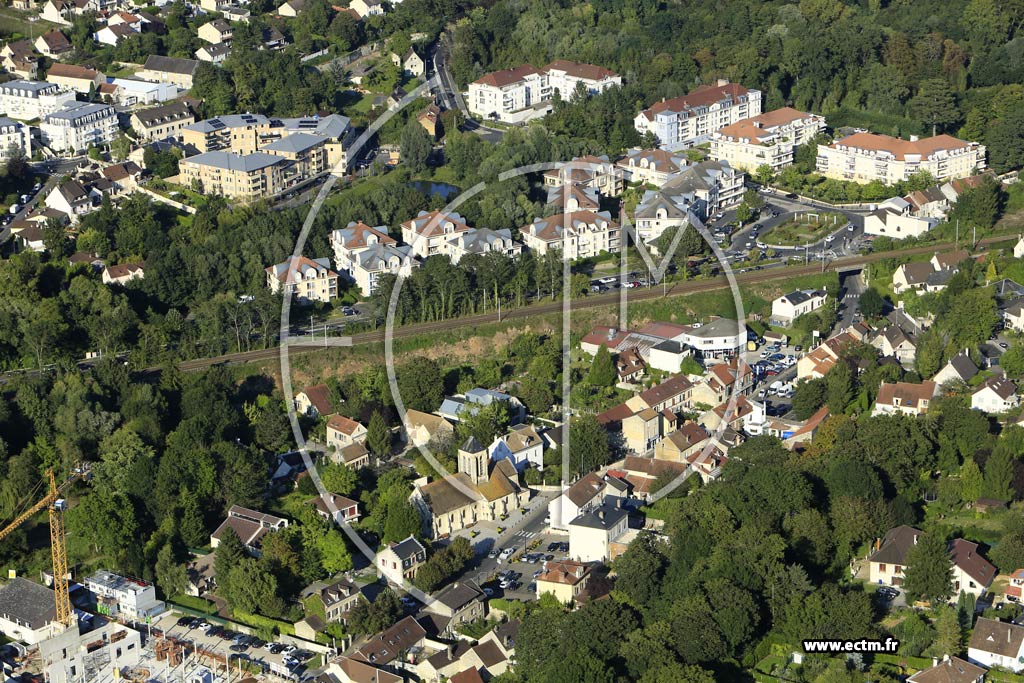 Photo arienne de Osny (la Ravinire)