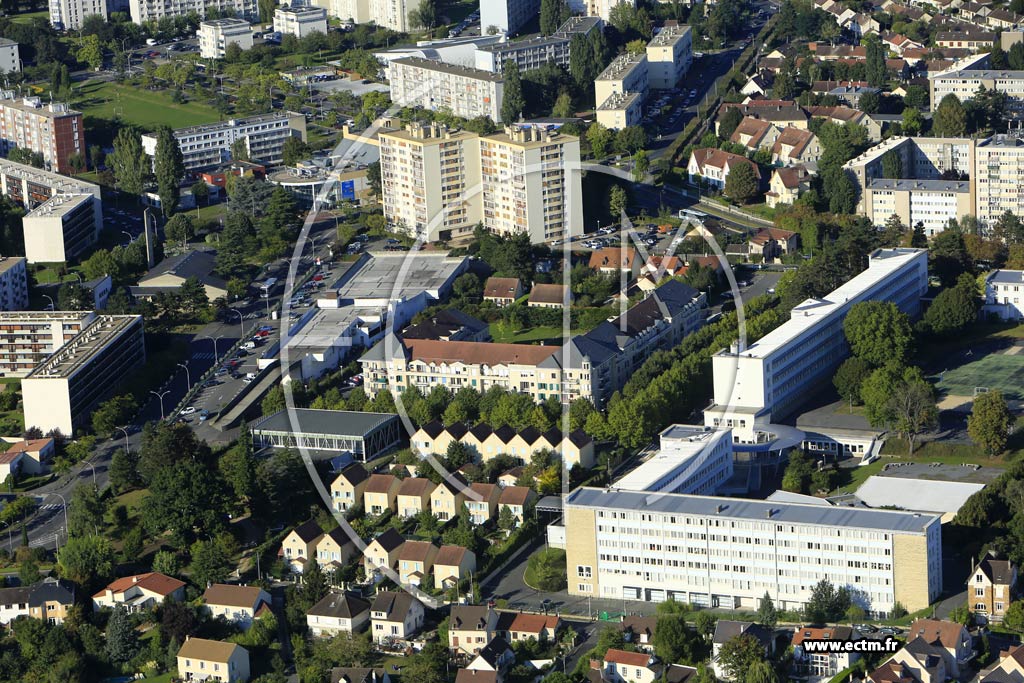 Photo arienne de Pontoise (les Cordeliers)