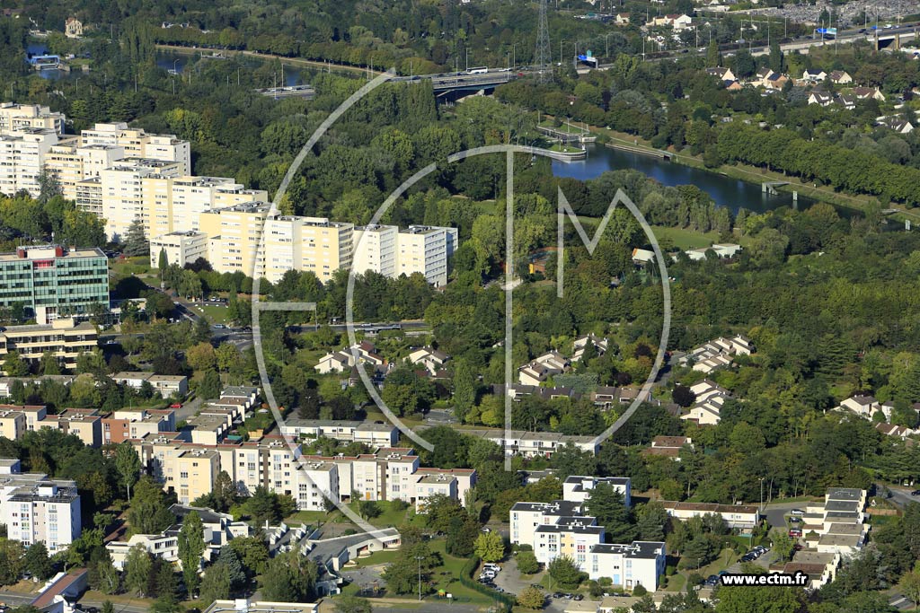 Photo arienne de Pontoise (les Maradas - les Larris)