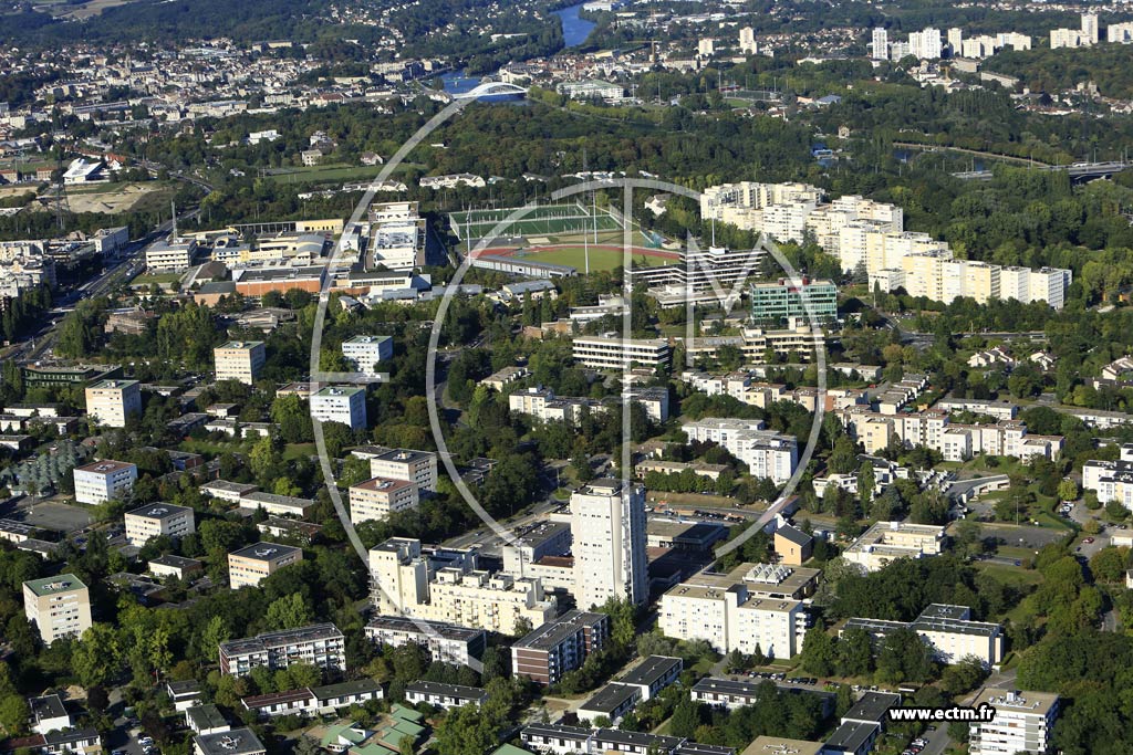 Photo arienne de Pontoise (les Maradas - les Larris)