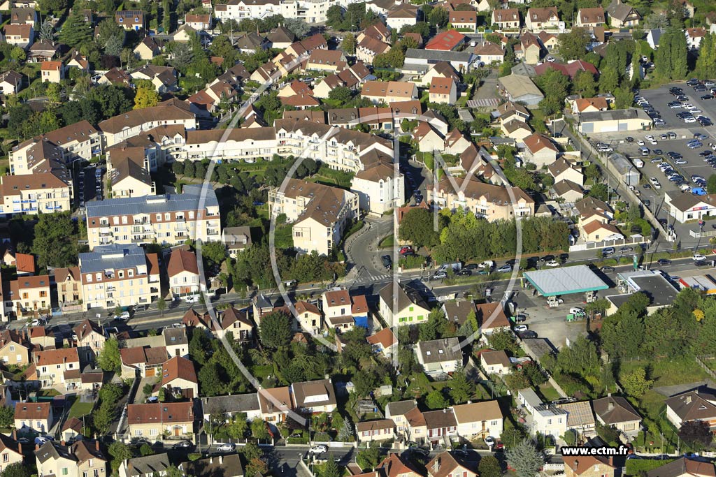 Photo arienne de Saint-Ouen-l'Aumne (Coix des Pointes)