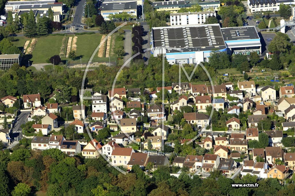 Photo arienne de Saint-Ouen-l'Aumne (Maubuisson)