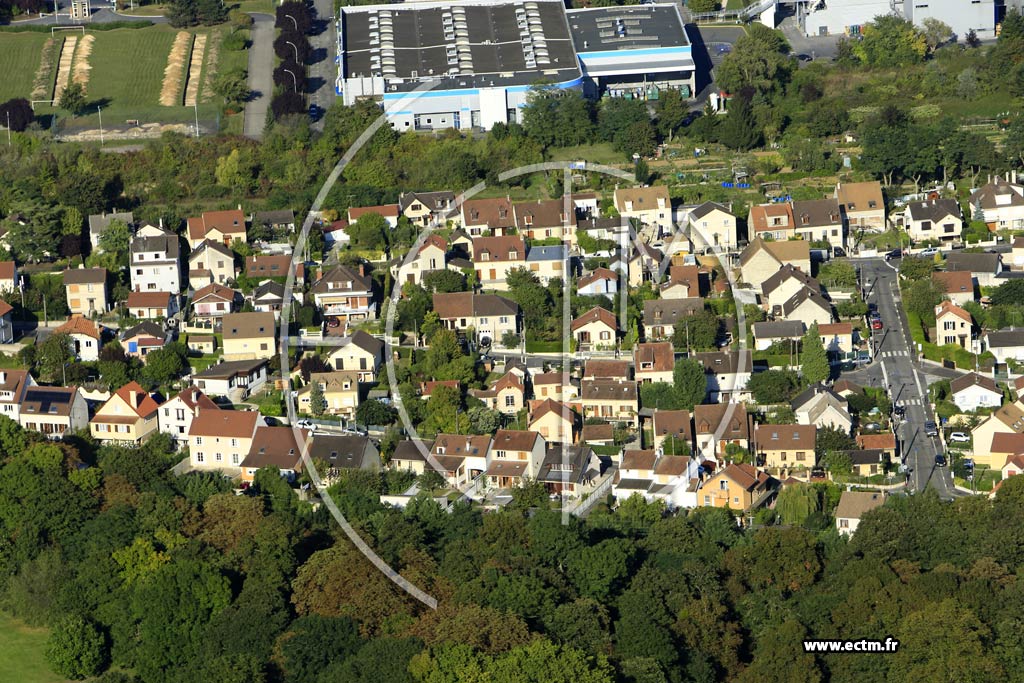 Photo arienne de Saint-Ouen-l'Aumne (Maubuisson)