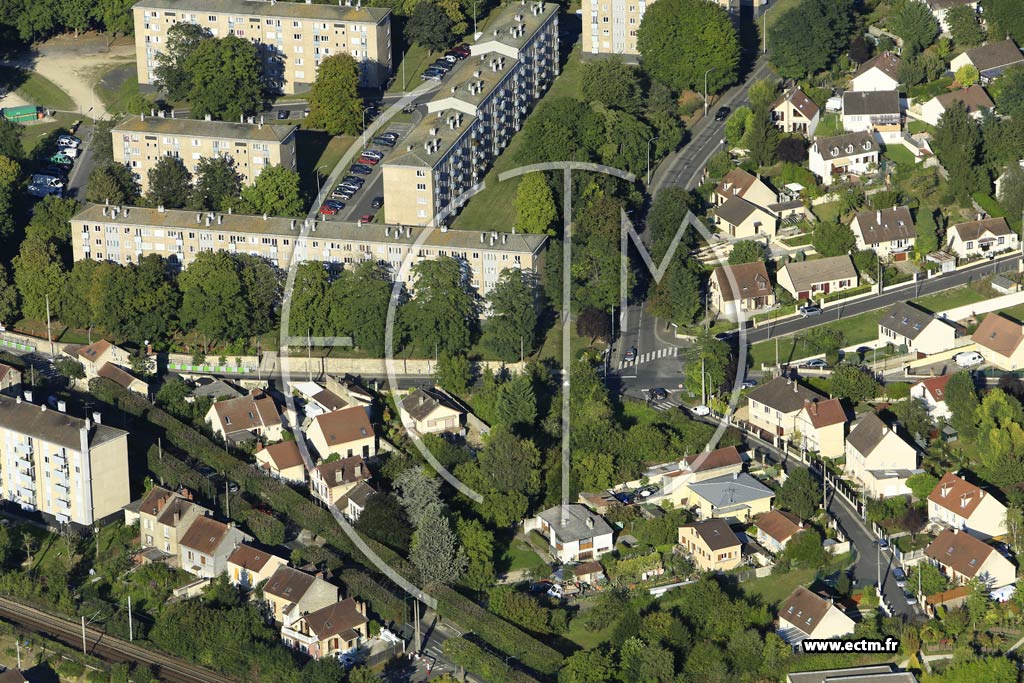 Photo arienne de Saint-Ouen-l'Aumne (Quartier de l'glise)