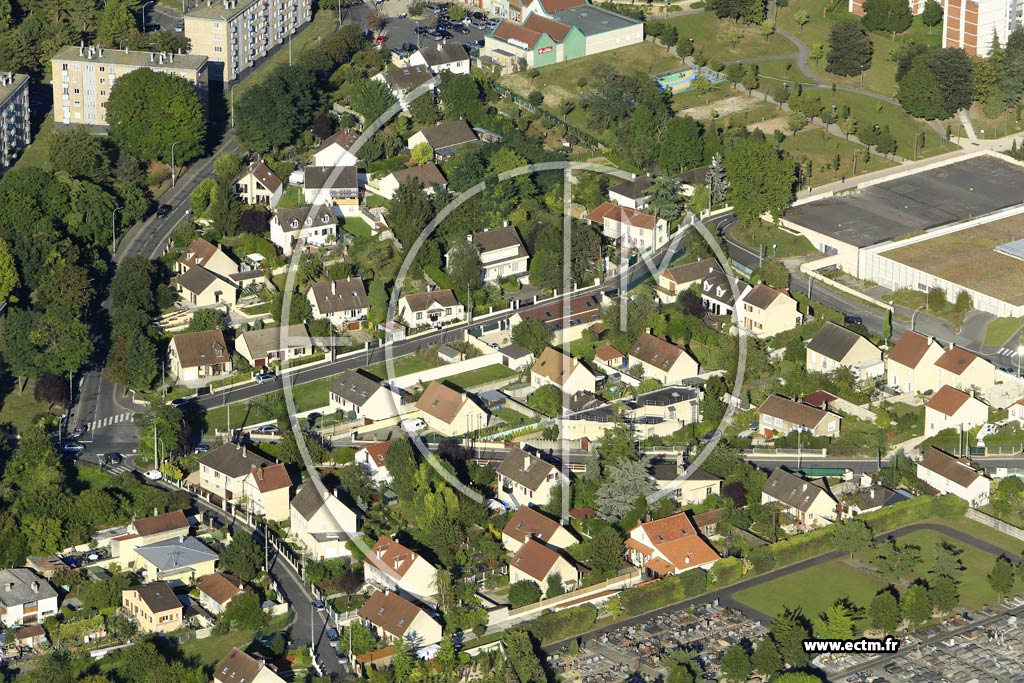 Photo arienne de Saint-Ouen-l'Aumne (Quartier de l'glise)