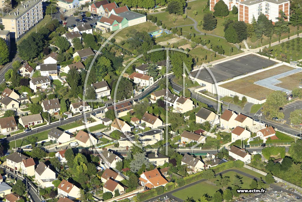 Photo arienne de Saint-Ouen-l'Aumne (Quartier de l'glise)