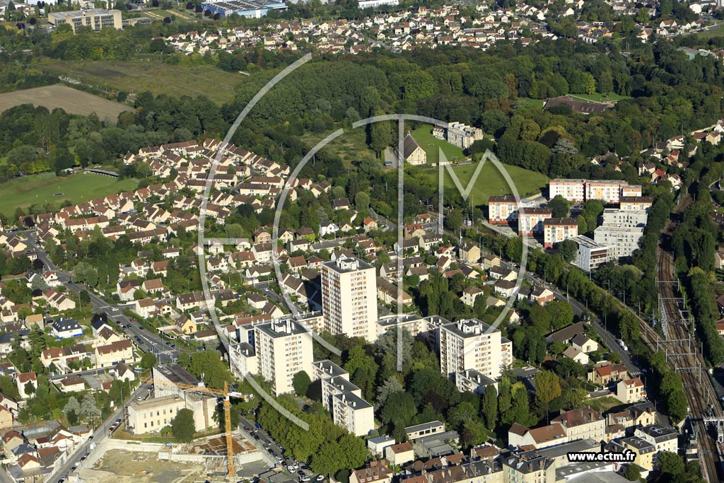 Photo arienne de Saint-Ouen-l'Aumne (Quartier de la Rue du Mail)