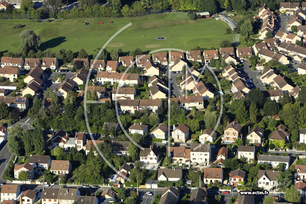 Photo arienne de Saint-Ouen-l'Aumne (Quartier de la Rue du Mail)
