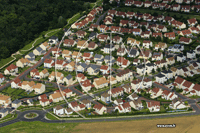 91280 Saint-Pierre-du-Perray - photo - Saint-Pierre-du-Perray (la Croix Rouge - les Longs Rayons)