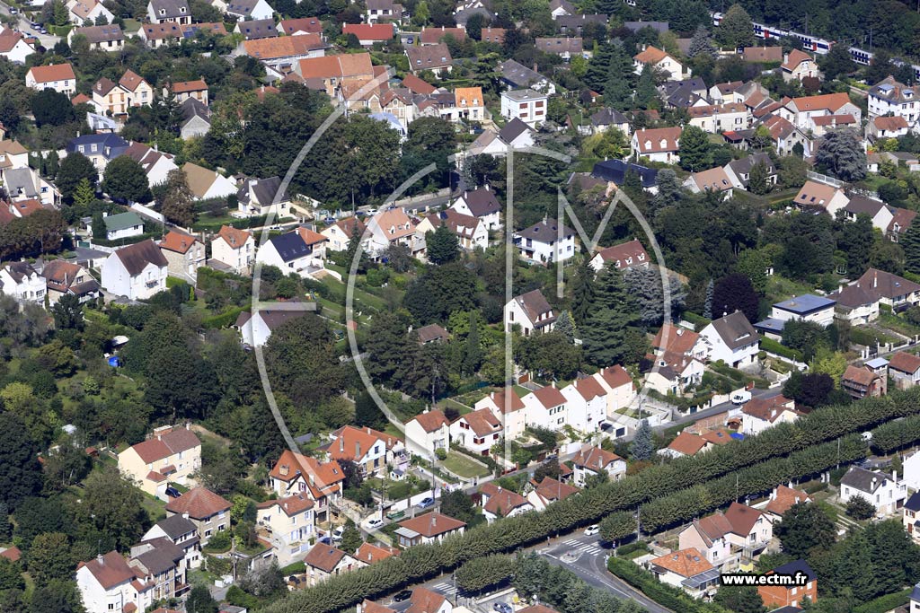 Photo arienne de pinay-sur-Orge (Petit Vaux)