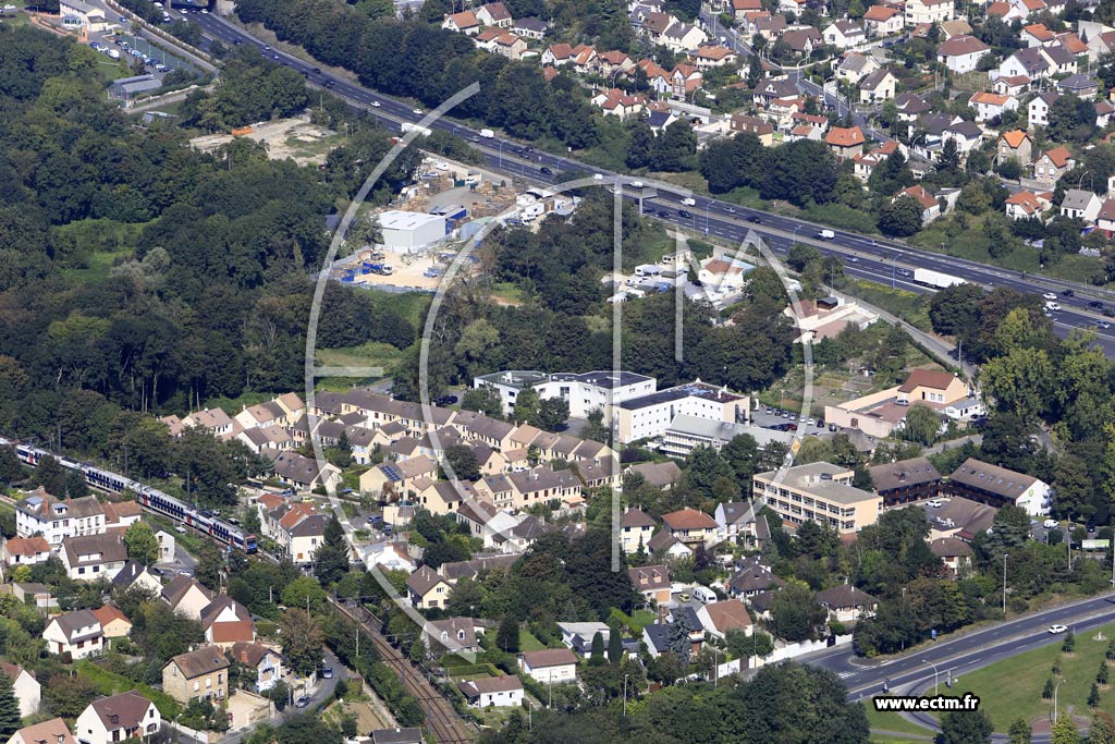 Photo arienne de pinay-sur-Orge (Petit Vaux)