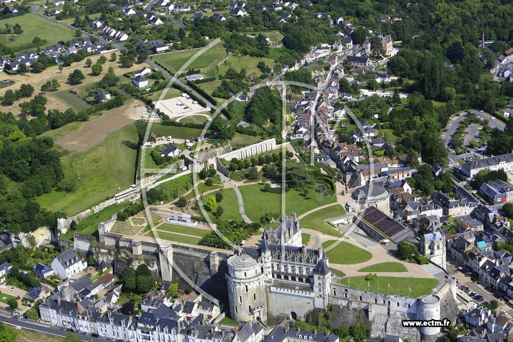 Photo arienne de Amboise (Chteau d'Amboise)