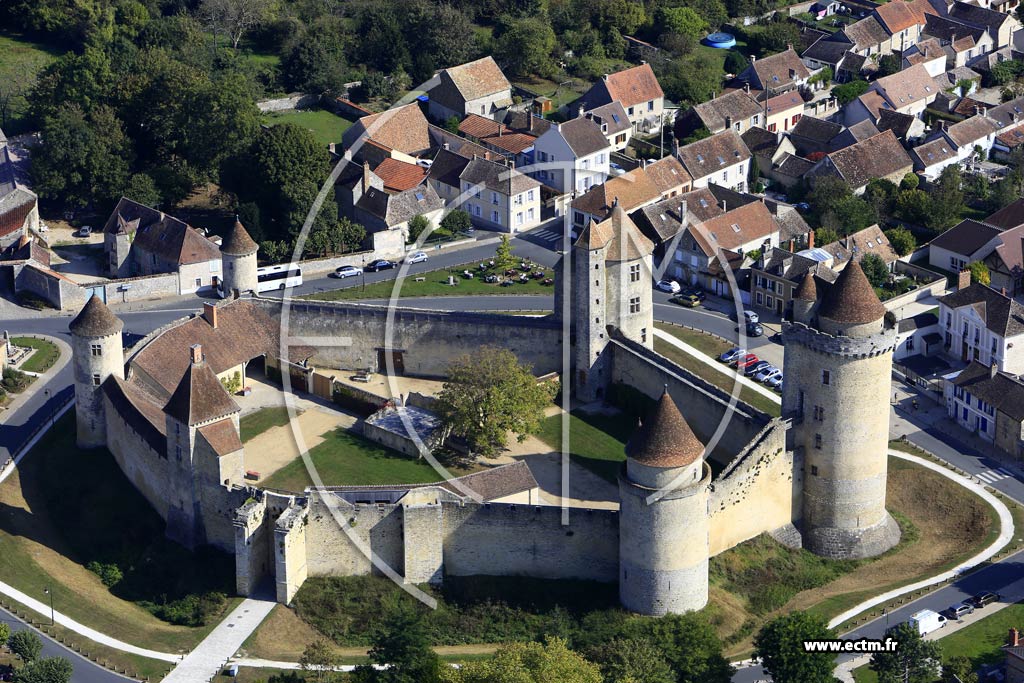 Photo arienne de Blandy (Chteau mdival de Blandy-les-Tours)