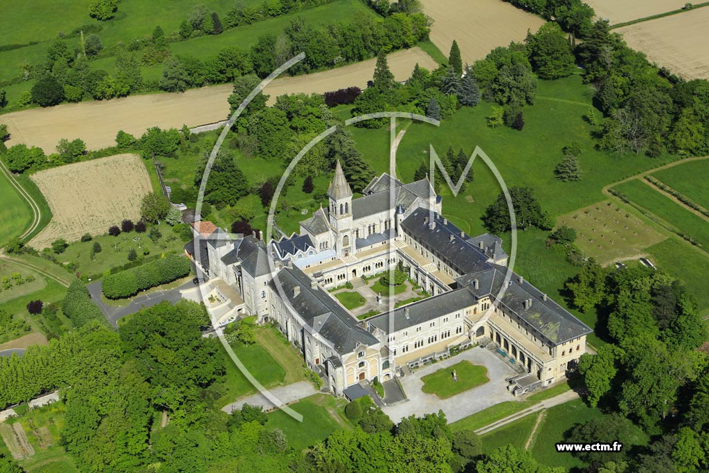 Photo arienne de Dourgne (Abbaye Sainte-Scholastique)