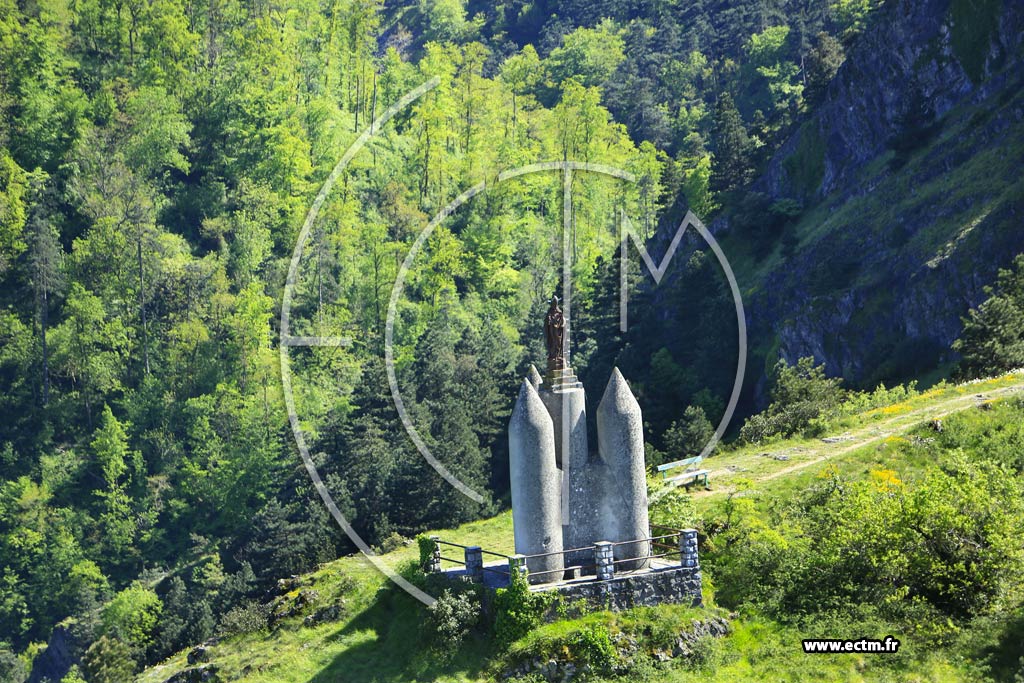 Photo arienne de Dourgne (Statue de saint Stapin)