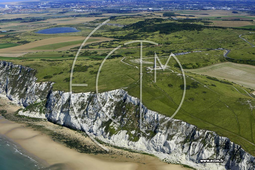 Photo arienne de Escalles (Cap Blanc-Nez et le monument de la Dover Patrol)