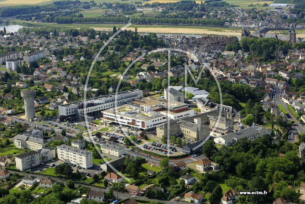 Photo arienne de Gien (Centre hospitalier Pierre-Dezarnaulds)