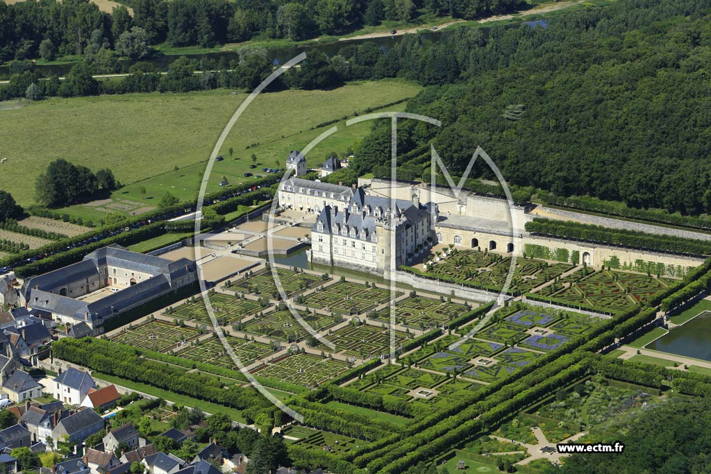 Photo arienne de Villandry (Chteau de Villandry)