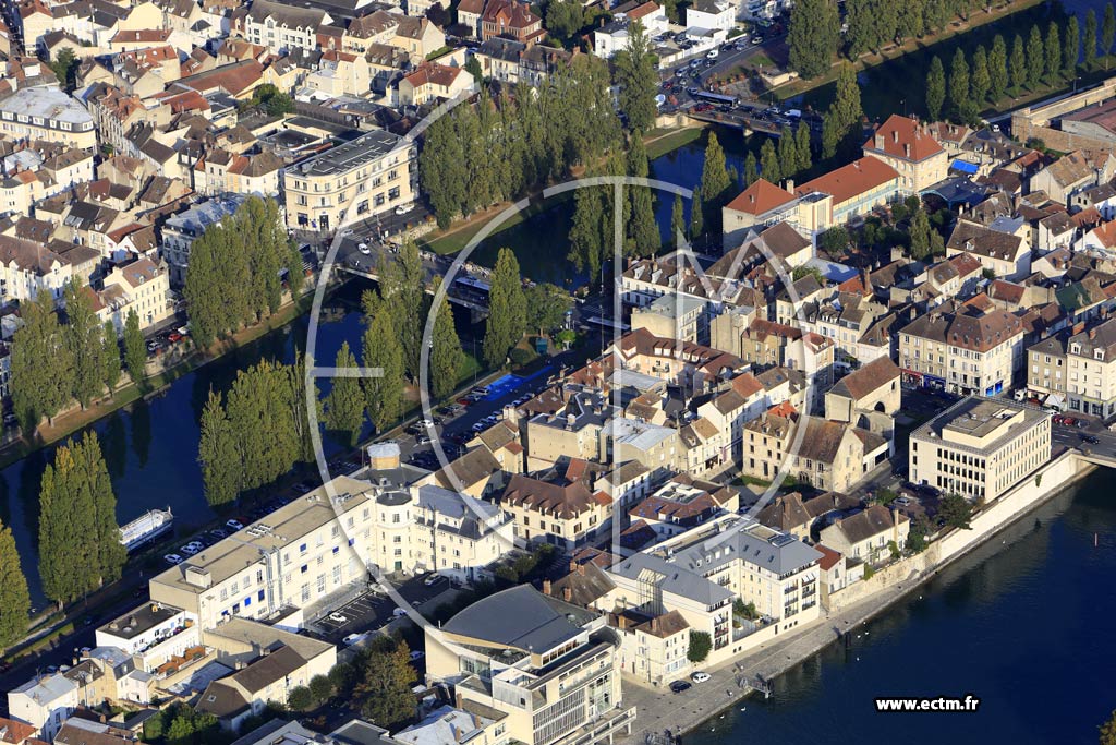 Photo arienne de Melun
