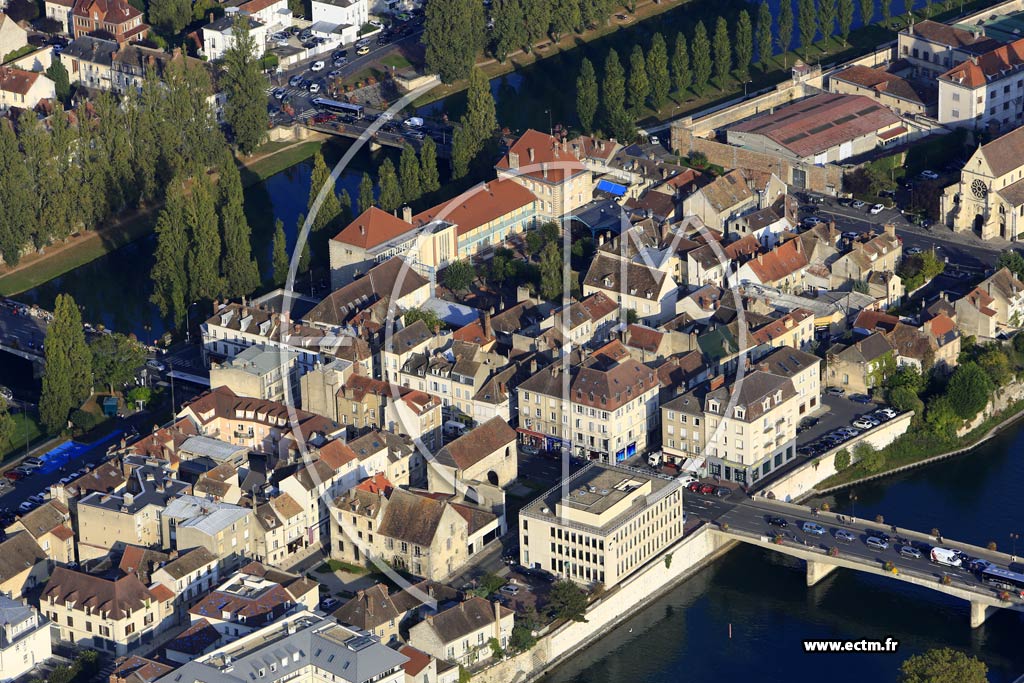 Photo arienne de Melun
