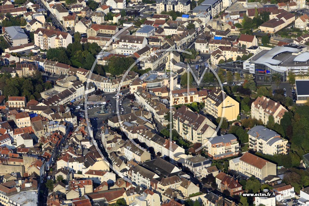 Photo arienne de Melun