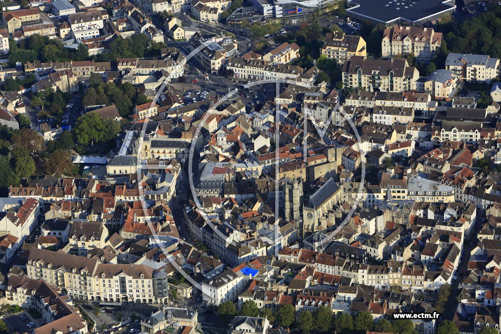 Photo arienne de Melun