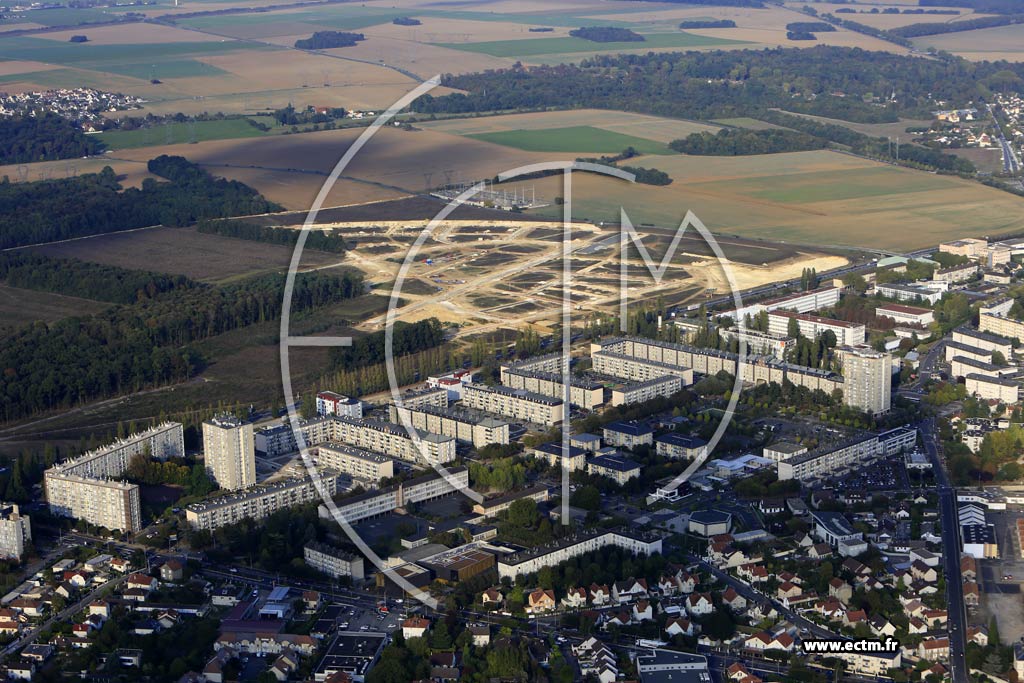 Photo arienne de Melun (Montaigu)
