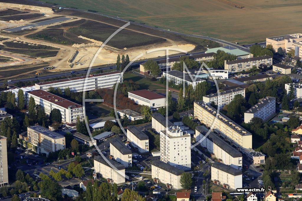 Photo arienne de Melun (Montaigu)