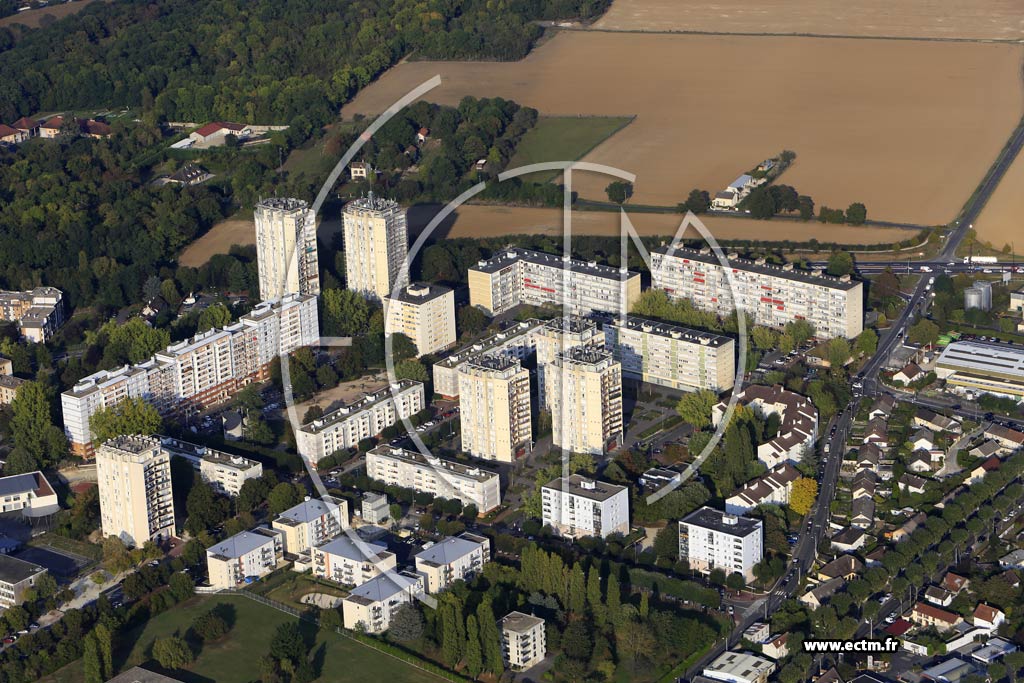 Photo arienne de Melun (Saint-Liesne)