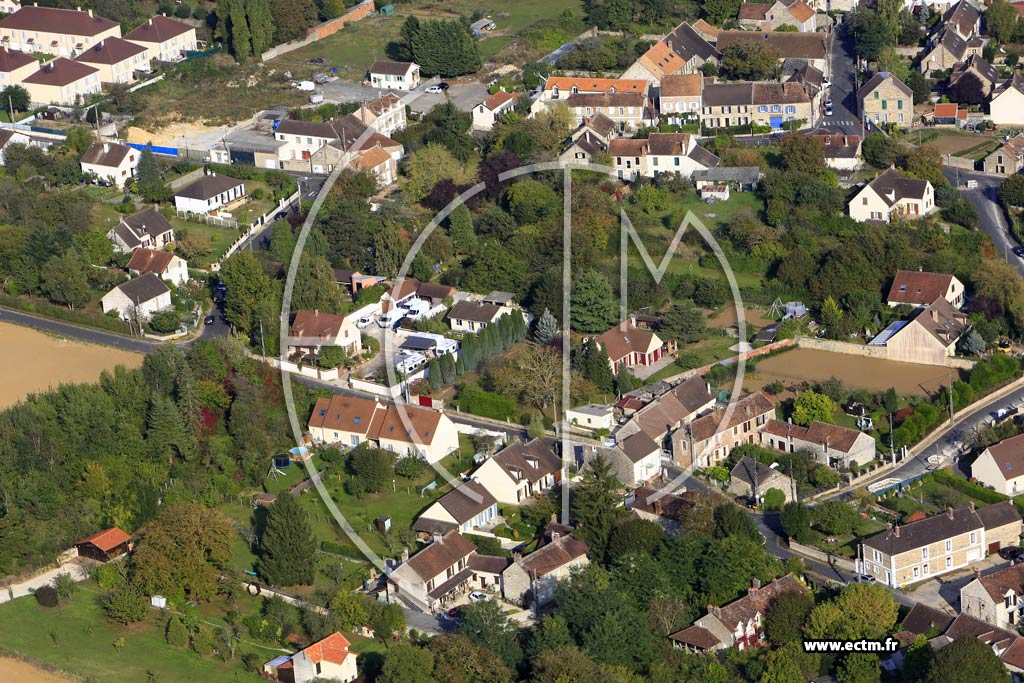 Photo arienne de Savigny-le-Temple (le Bourg)