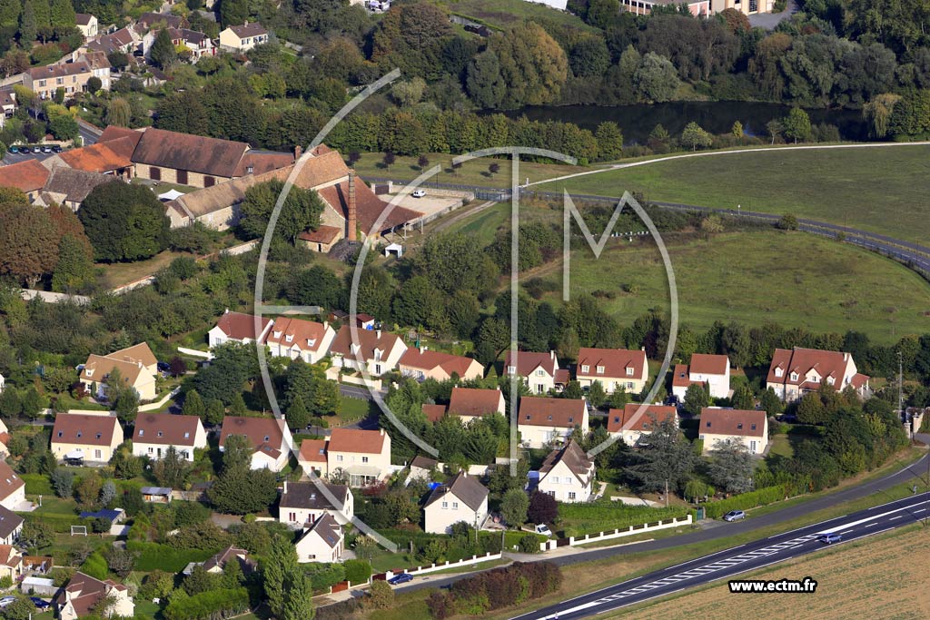 Photo arienne de Savigny-le-Temple (le Bourg)
