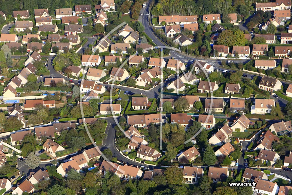 Photo arienne de Vaux-le-Pnil (les Augres)