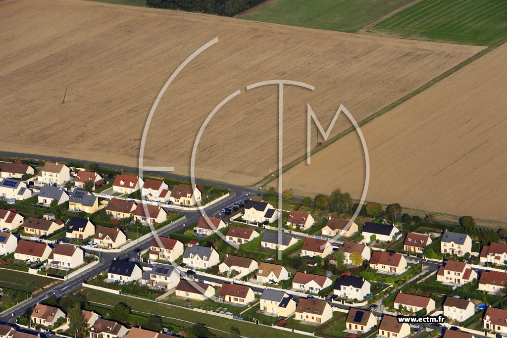 Photo arienne de Vaux-le-Pnil (les grefins)