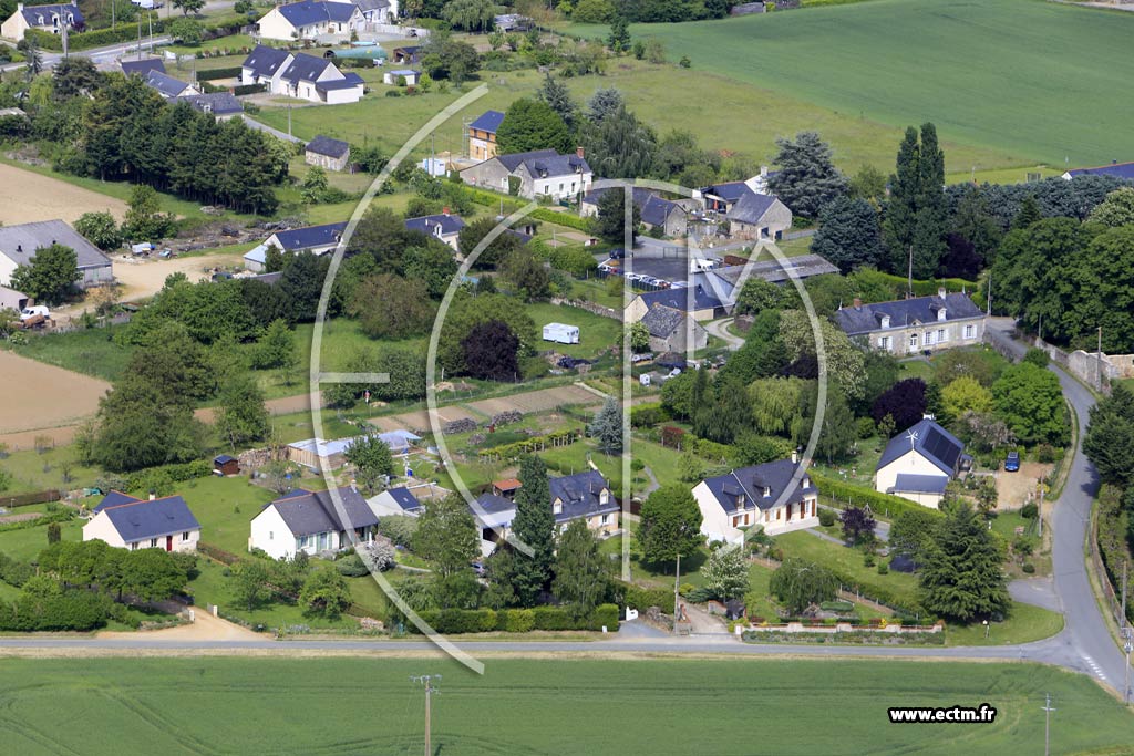 Photo arienne de Charc-St-Ellier-sur-Aubance (la Roche)