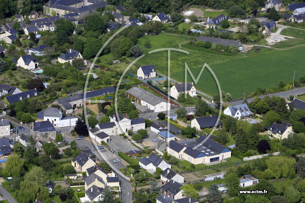 Photo arienne de Saint-Jean-des-Mauvrets (les Places)