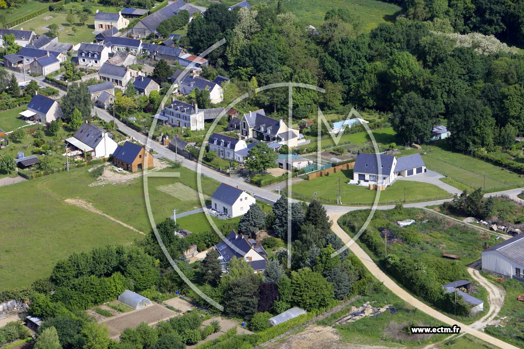 Photo arienne de Saint-Rmy-la-Varenne (Chauvign)
