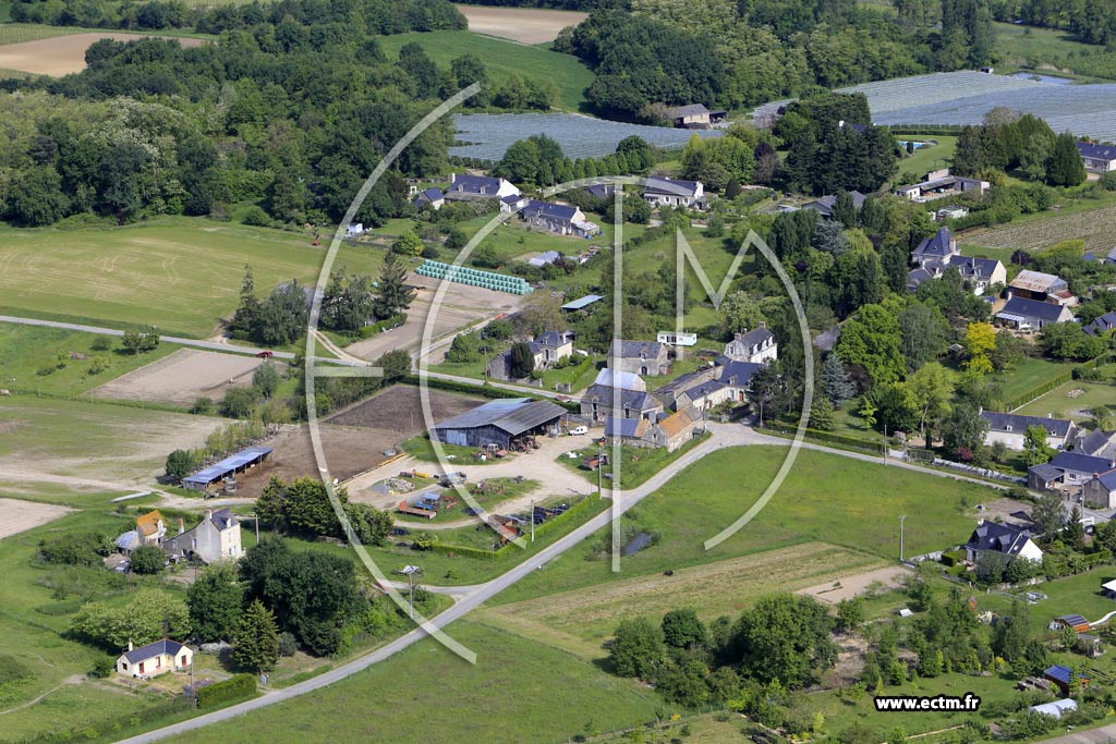 Photo arienne de Saint-Rmy-la-Varenne (Chauvign)