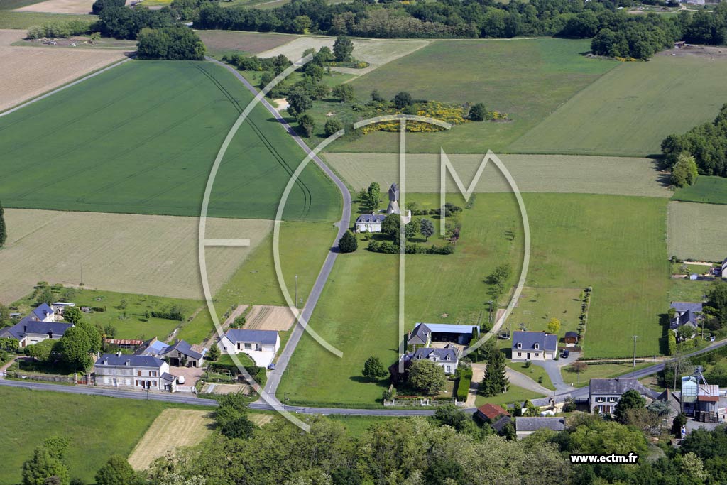 Photo arienne de Saint-Rmy-la-Varenne (le Bourg Dion)