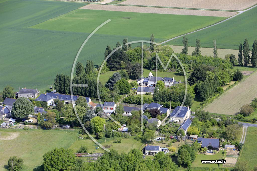 Photo arienne de Saint-Rmy-la-Varenne (le Bourg Dion)