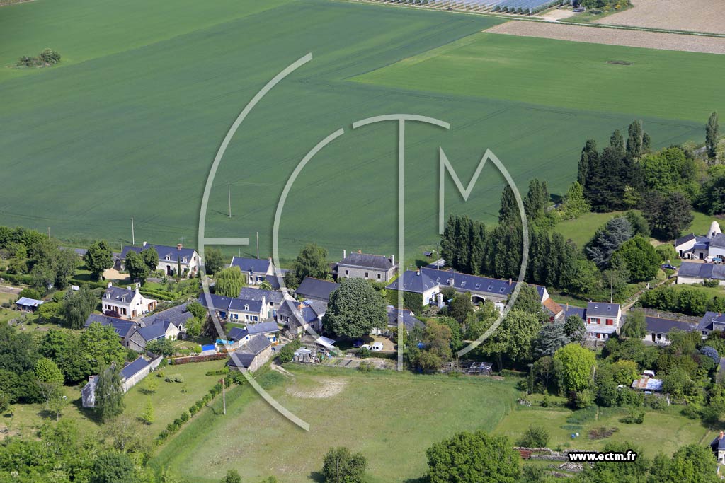 Photo arienne de Saint-Rmy-la-Varenne (le Bourg Dion)