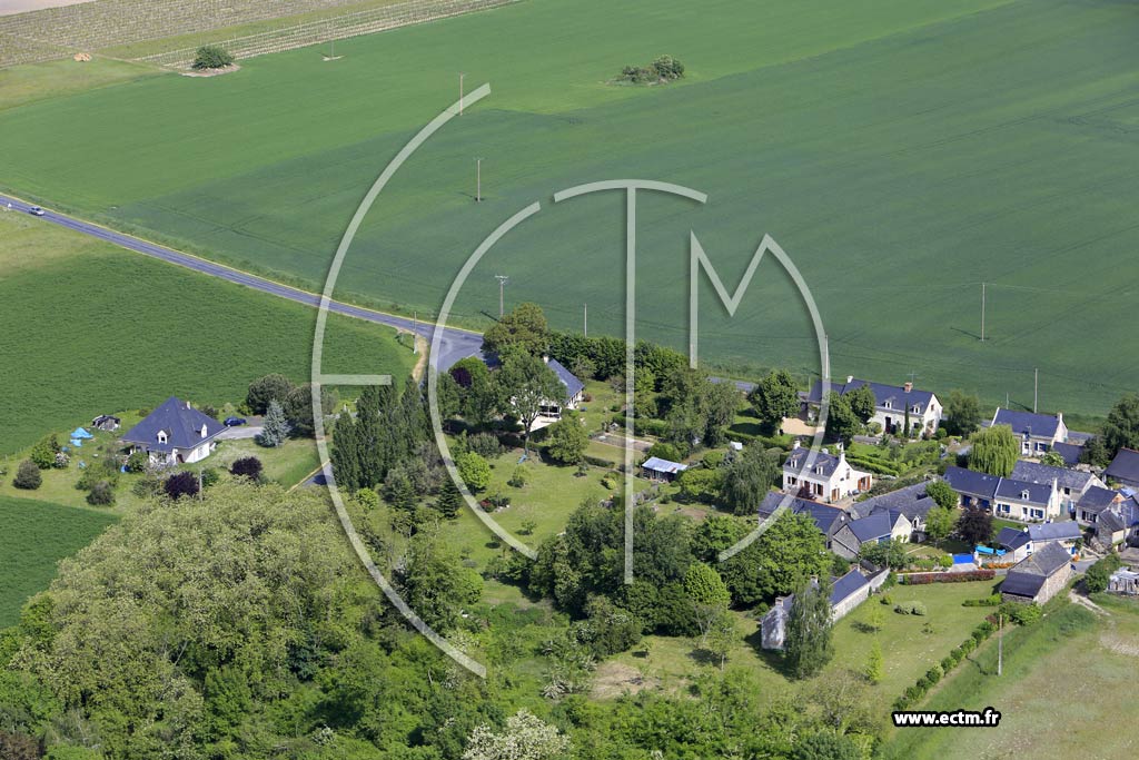 Photo arienne de Saint-Rmy-la-Varenne (le Bourg Dion)