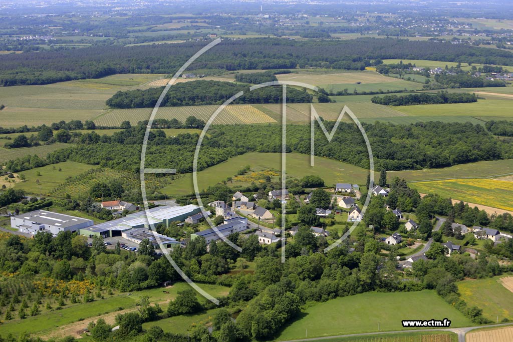 Photo arienne de Vauchrtien (la Halbarderie)