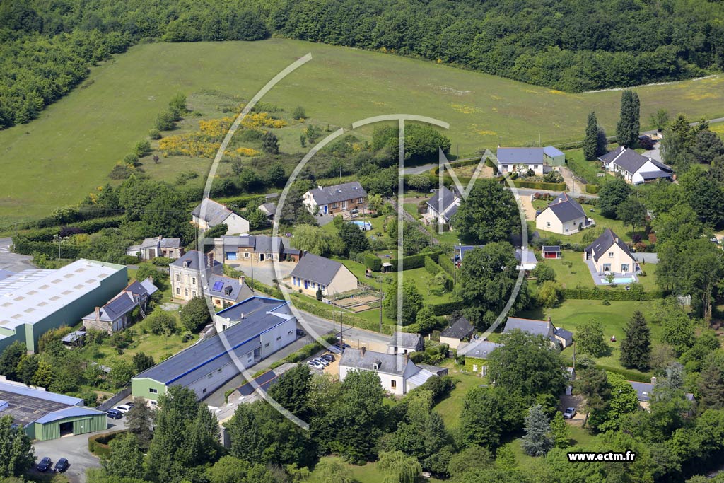 Photo arienne de Vauchrtien (la Halbarderie)