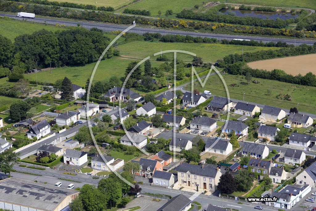 Photo arienne de Noyant-la-Gravoyre (la Briquerie)